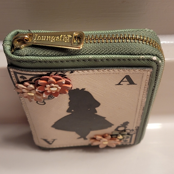 Alice in Wonderland Floral Playing Card Small Zip Wallet - LOUNGEFLY x DISNEY - Picture 12 of 16